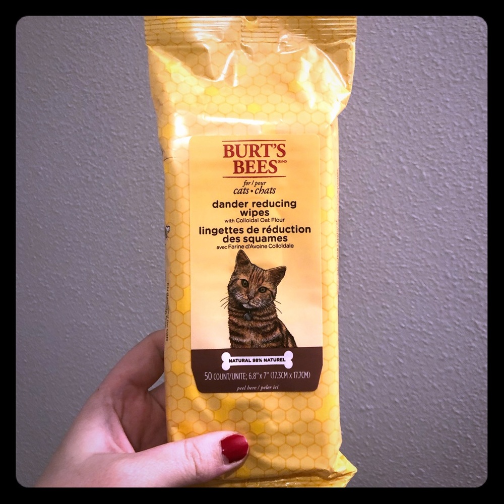Burts Bees Cat Dander reducing wipes